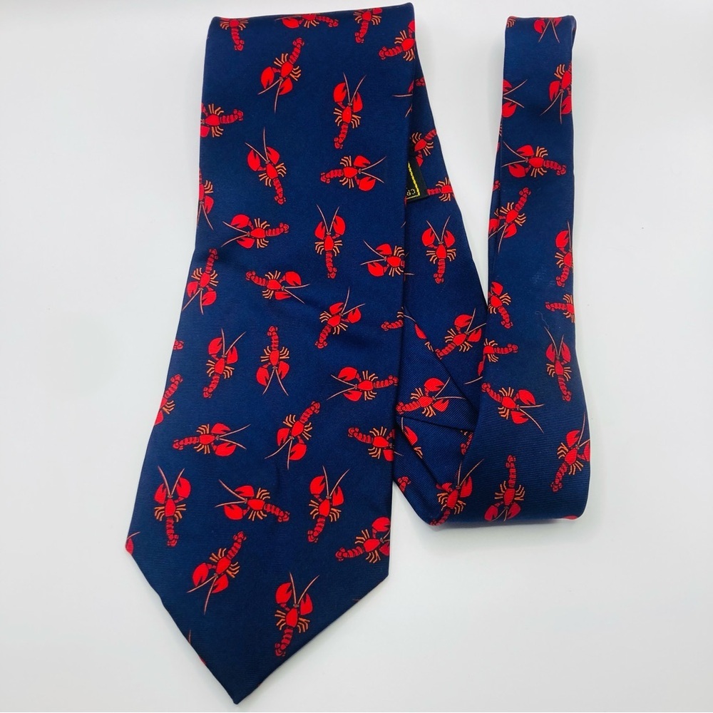 Alynn Neckwear navy blue 100% that silk tie with red novelty lobster print.